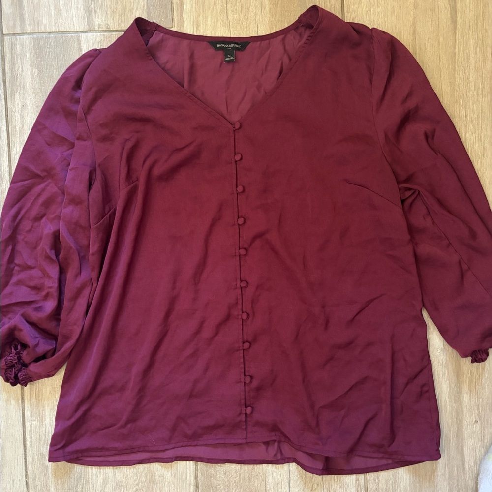 Banana republic women’s top with buttons